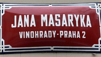 uliční tabule Jana Masaryka.jpg