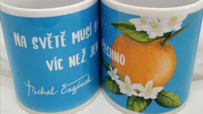 Hrníček s pomerančem a citátem.jpg