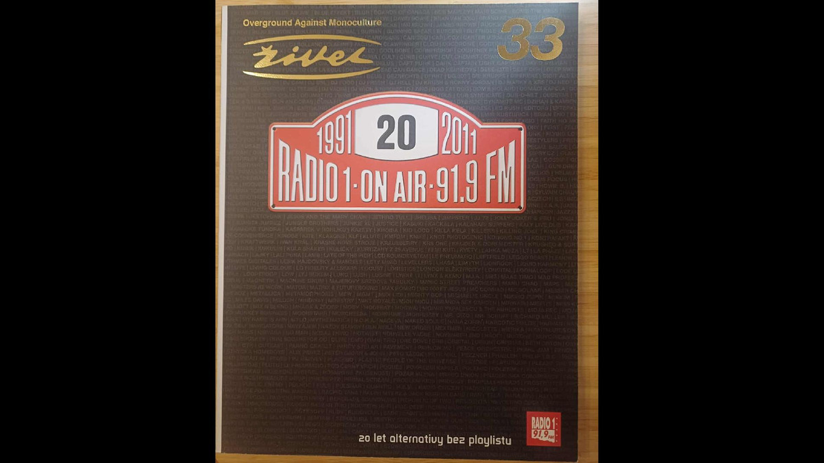 Přidána RARITA - Živel 33 s ultravzácnou grafickou anomálií - chybně vytištěnou obálkou - místo skutečné obálky (Jakub Kaše) je tam reklama na Radio 1