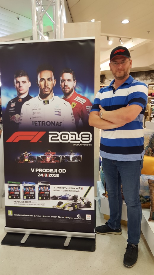 F12018.jpg