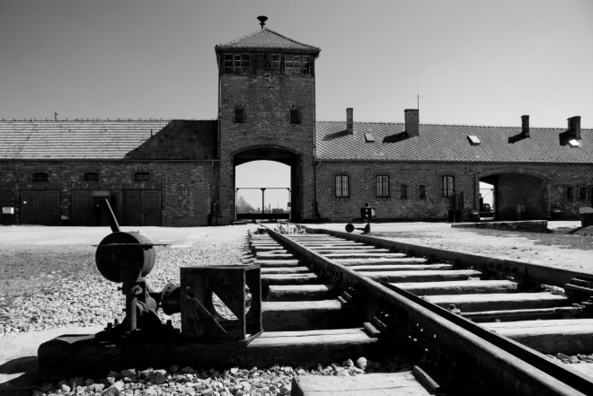 vstupbirkenau.jpg